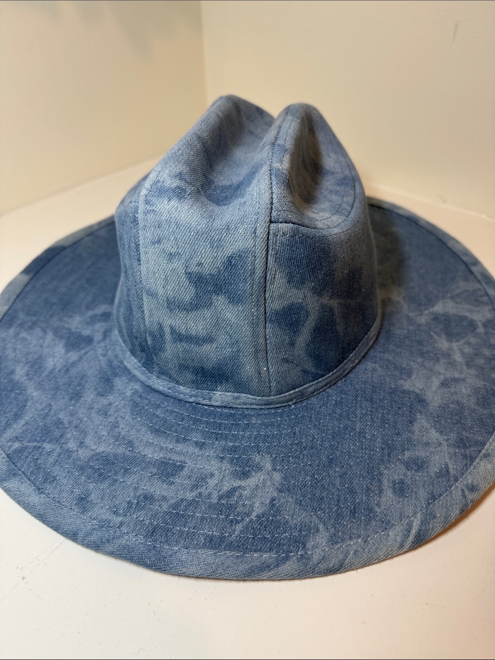 Wyeth blue patterned denim cowboy hat. Shapeable brim. OS.